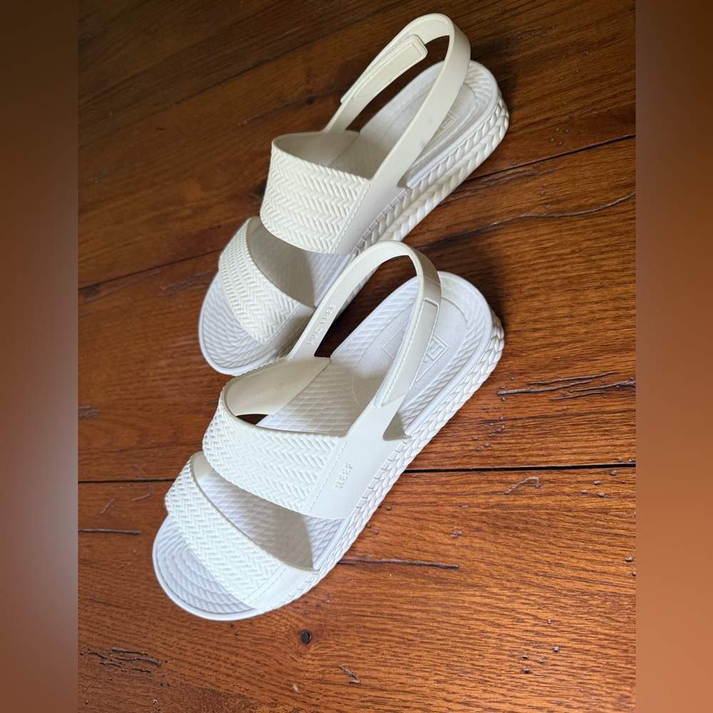Reef sandals - waterproof, like new, Size 8 - Picture 4 of 7